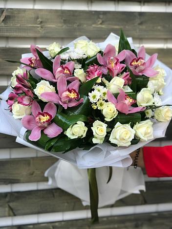 Букет цветов из: Розы и Хризантемы в Сибае