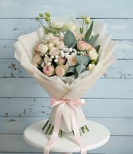 Букет цветов из:  Розы и Лизиантусы в Сибае