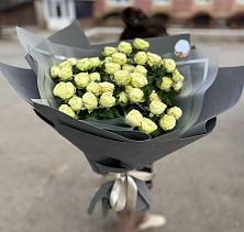 Букет Белые кустовые розы Солинеро в Сибае
