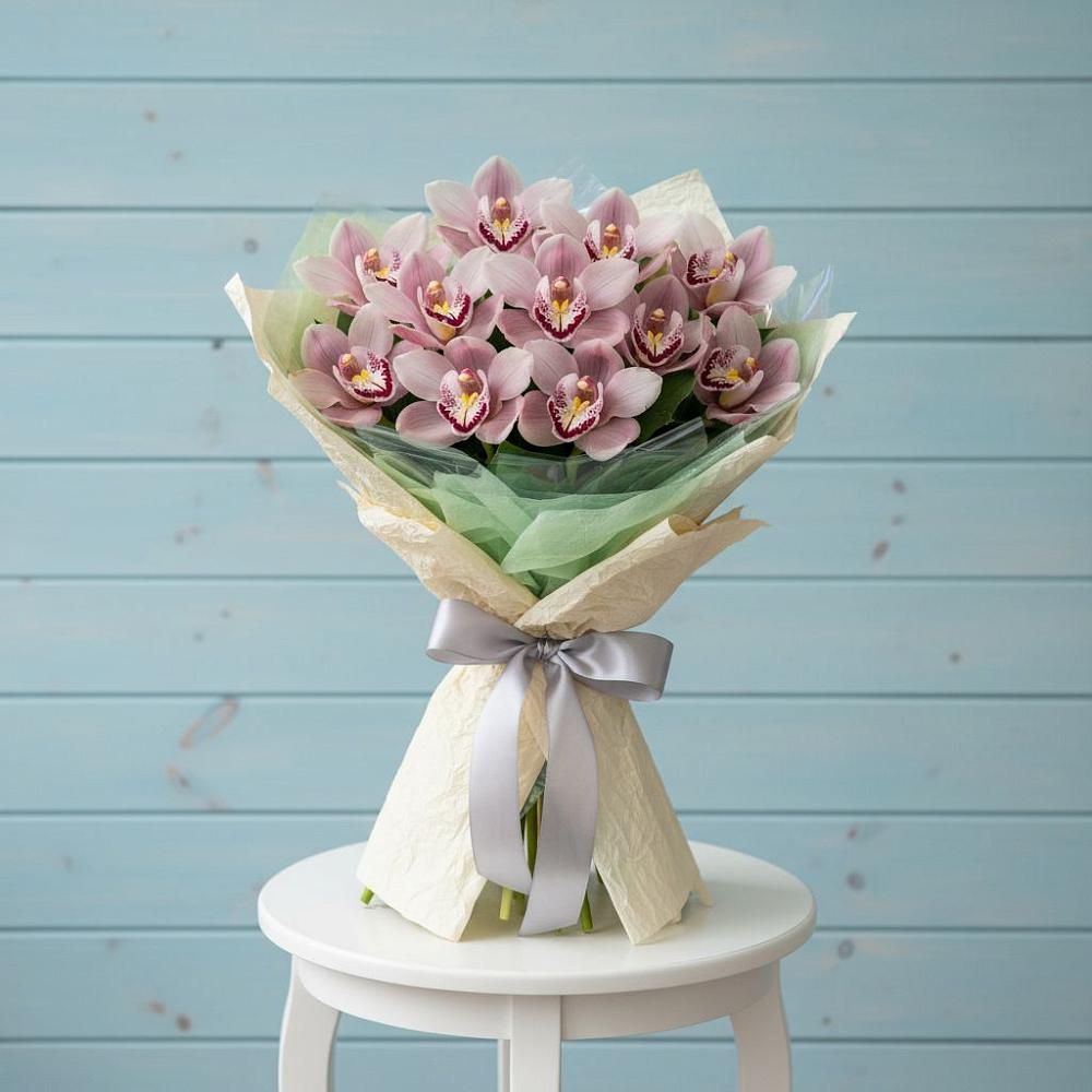 Букет цветов из: Орхидеи и Розы в Сибае