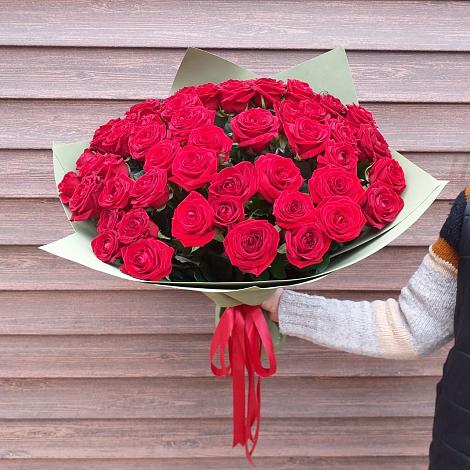 Букет 55 Красных роз Фридом в Сибае