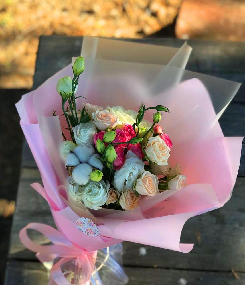 Букет цветов из: Розы и Лизиантусы в Сибае