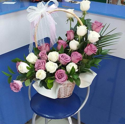 Цветочная композиция из Розы в корзине в Сибае