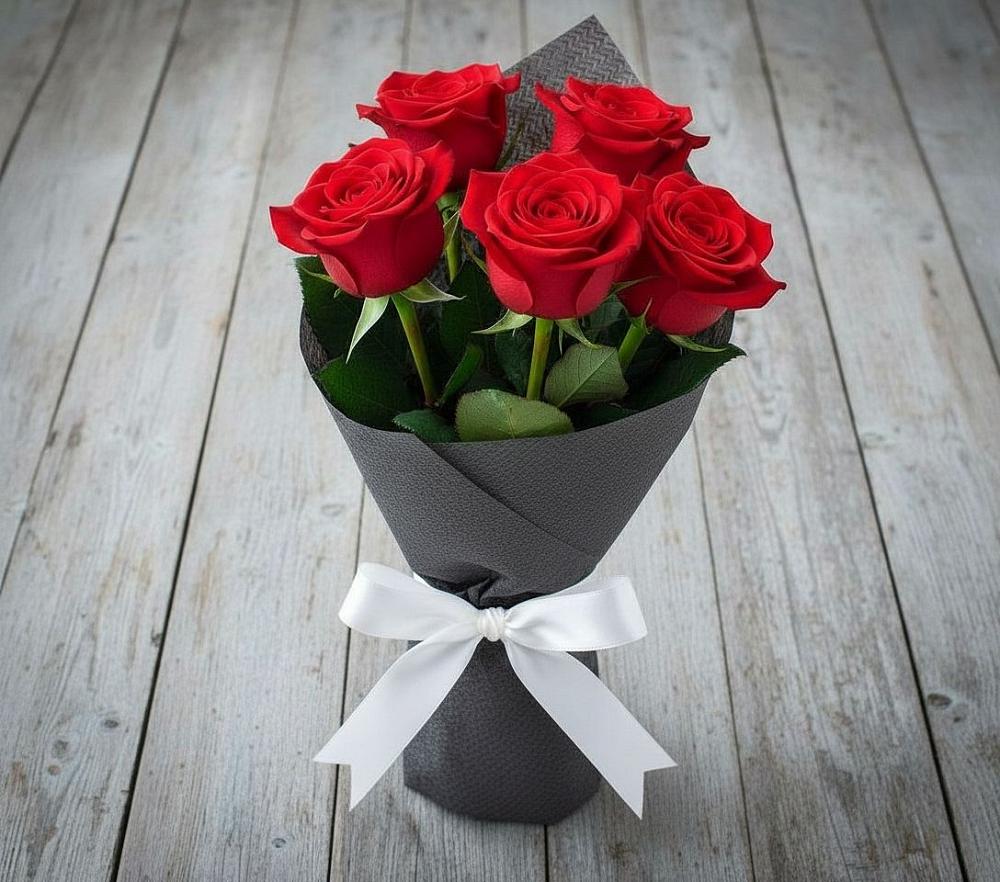Букет 5 Красных роз Эдлесс Лав в Сибае