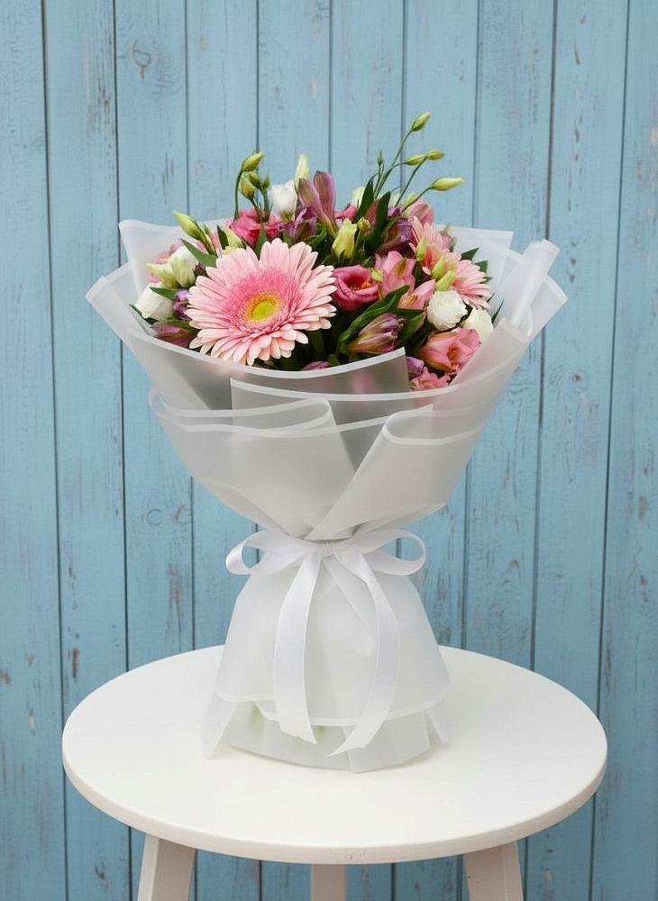 Букет цветов из: Герберы, Альстромерии и Лизиантусы в Сибае